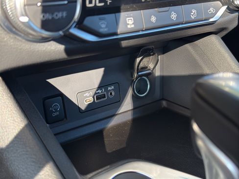 New 2025 Nissan Sentra SR image 27