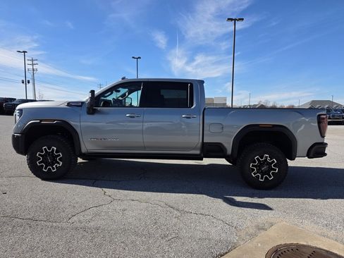 Used 2026 GMC Sierra 2500 AT4X image 4