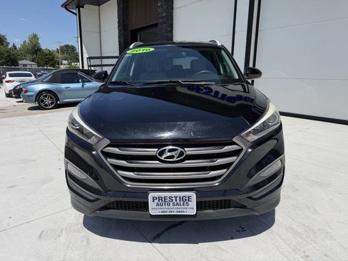 Used 2016 Hyundai Tucson SE w/ Option Group 02 AWD/4WD image 3