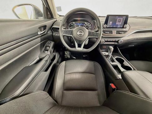 Used 2024 Nissan Altima 2.5 SV FWD image 13