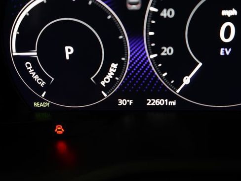 Used 2024 MAZDA CX-90 Plug-In Hybrid w/ Preferred AWD/4WD image 17