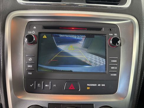 Used 2014 GMC Acadia SLE image 13