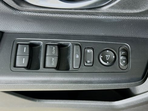 Used 2023 Honda CR-V EX image 15