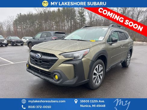 Used 2025 Subaru Outback Premium image 3
