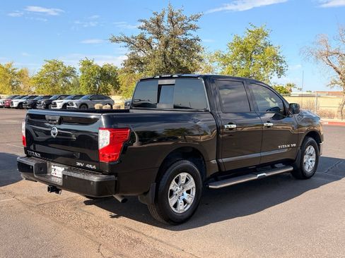 Used 2018 Nissan Titan SV w/ SV Convenience Package AWD/4WD image 6