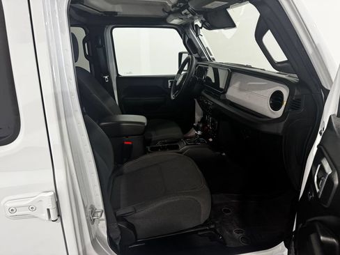 Used 2025 Jeep Wrangler Unlimited Sport AWD/4WD image 24