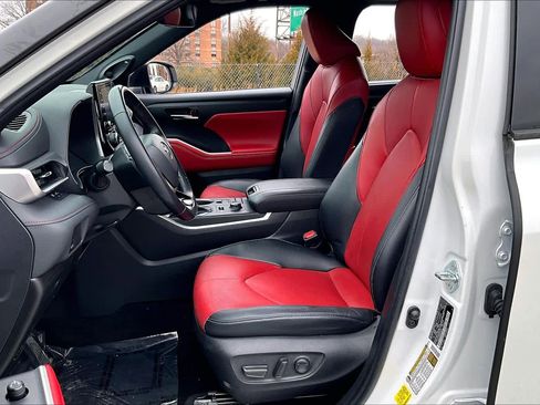 Used 2022 Toyota Highlander XSE image 7