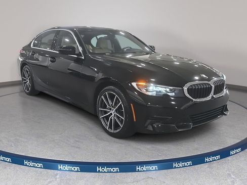 Used 2019 BMW 330i Sedan w/ Driving Assistance Package image 4