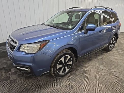 Used 2017 Subaru Forester 2.5i Premium w/ All-Weather Package AWD/4WD image 9
