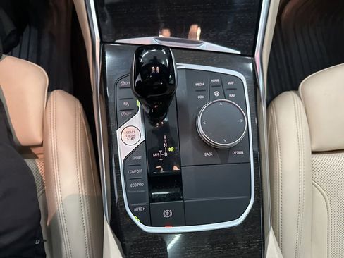 Used 2022 BMW 330i Sedan w/ Premium Package image 18