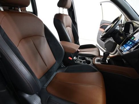 Certified 2025 Subaru Forester Touring w/ Popular Package - Touring AWD/4WD image 27