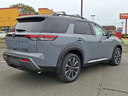 New 2026 Nissan Pathfinder Platinum AWD/4WD image 4