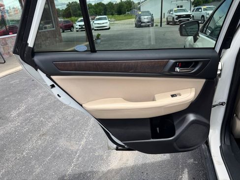 Used 2017 Subaru Outback 2.5i Limited AWD/4WD image 17