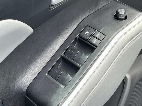 Used 2023 Toyota Highlander XLE AWD/4WD image 30