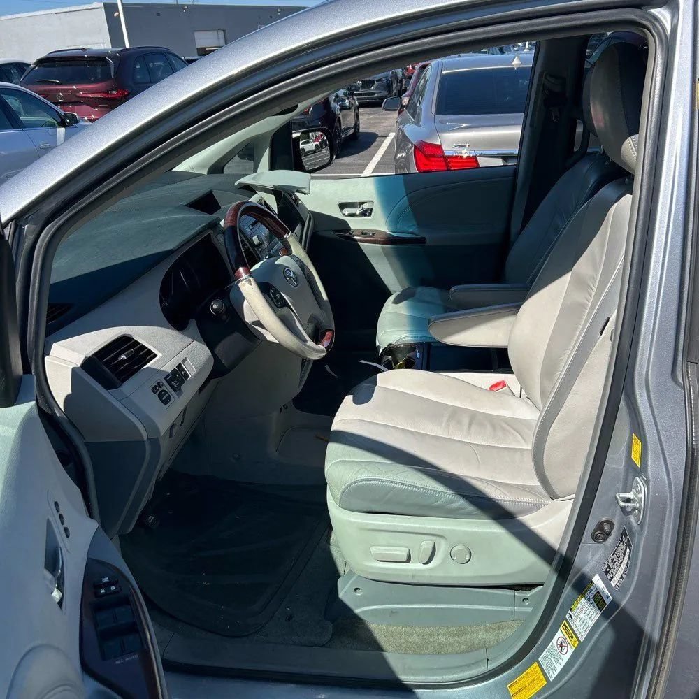 Used 2011 Toyota Sienna Limited AWD/4WD image 22