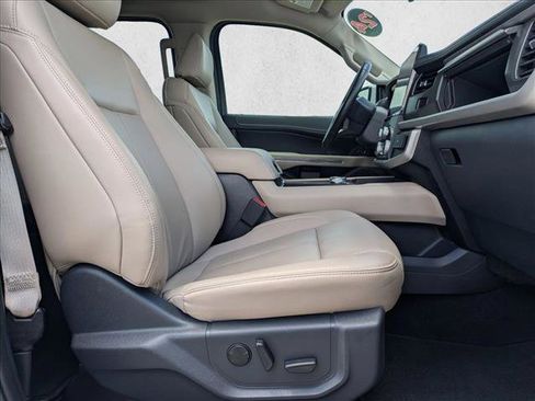 Used 2024 Ford Expedition XLT RWD image 22