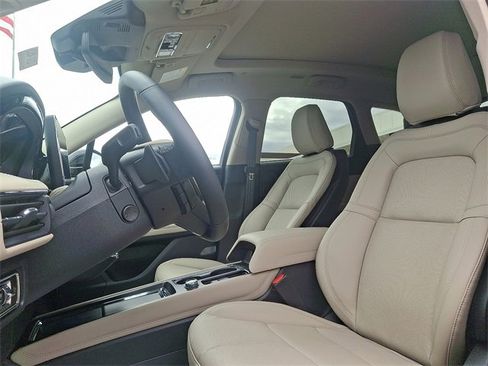 New 2026 Lincoln Corsair Premiere image 6