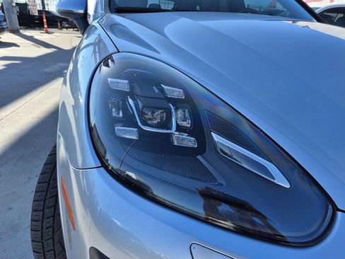 Used 2016 Porsche Cayenne GTS image 29