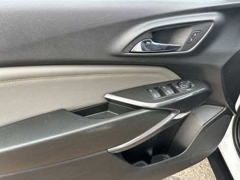 Certified 2024 Chevrolet Trax ACTIV w/ Sunroof Package image 17