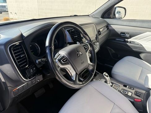 Used 2019 Mitsubishi Outlander GT image 19