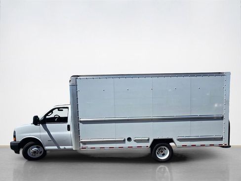 Used 2018 GMC Savana 3500 Extended w/ Driver Convenience Package image 7