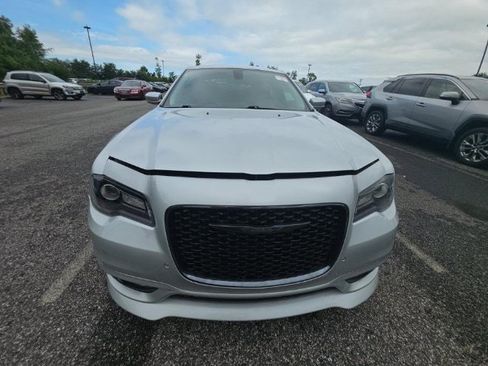 Used 2022 Chrysler 300 Touring L RWD image 2