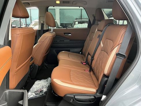 New 2026 Nissan Pathfinder Platinum AWD/4WD image 18