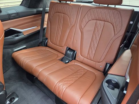 Used 2021 BMW X7 xDrive40i w/ Executive Package 2 image 15