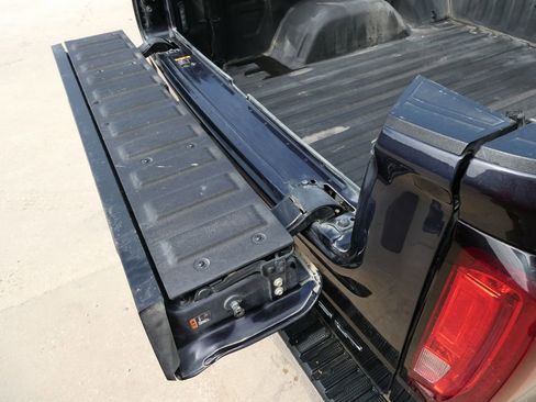 Used 2022 GMC Sierra 1500 SLT w/ SLT Premium Package image 7