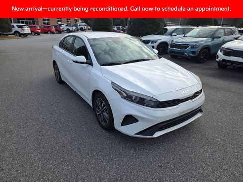 Used 2024 Kia Forte LXS image 7