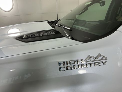New 2026 Chevrolet Silverado 2500 High Country w/ High Country Premium Package AWD/4WD image 4