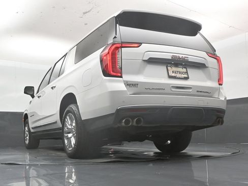 Used 2022 GMC Yukon XL Denali AWD/4WD image 46
