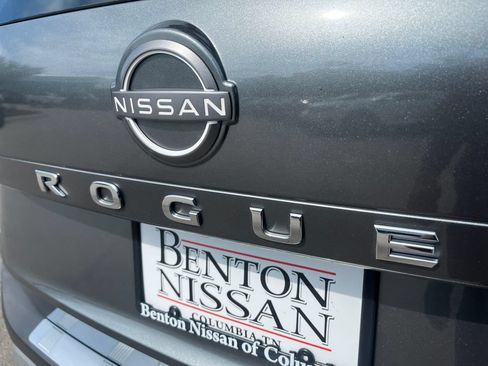Used 2023 Nissan Rogue SV AWD/4WD image 40