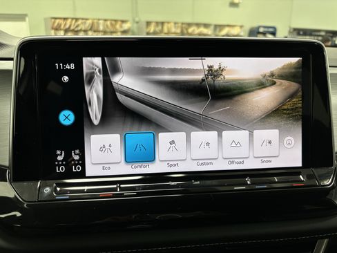 New 2026 Volkswagen Atlas Cross Sport SE AWD/4WD image 39