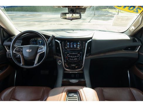 Used 2019 Cadillac Escalade Luxury AWD/4WD image 33