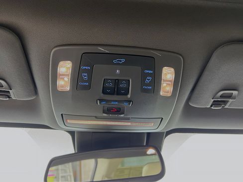 Used 2021 Toyota Sienna Platinum image 21