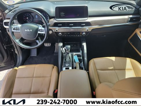 Certified 2022 Kia Telluride SX w/ Towing Package FWD image 16