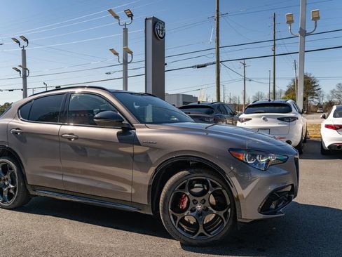 New 2025 Alfa Romeo Stelvio Sprint w/ Veloce Package AWD/4WD image 11