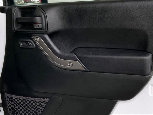 Used 2018 Jeep Wrangler Sport image 22