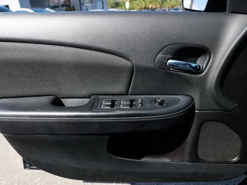 Used 2014 Dodge Avenger SE image 40