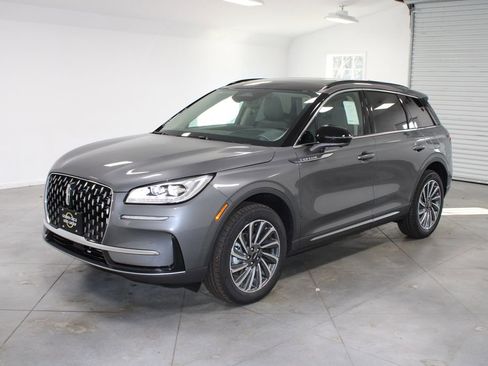 New 2026 Lincoln Corsair Reserve image 3