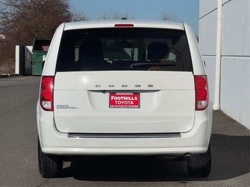 Used 2018 Dodge Grand Caravan SE w/ UConnect Hands-Free Group image 6