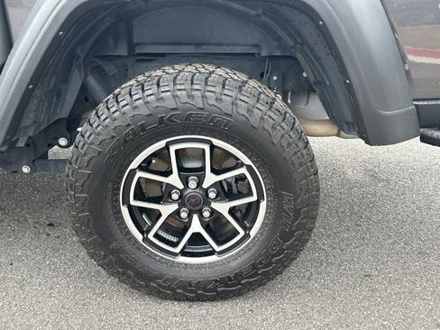 Certified 2024 Jeep Gladiator Rubicon w/ Technology Group image 21