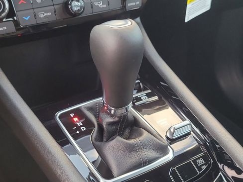 New 2026 Jeep Compass Latitude AWD/4WD image 28