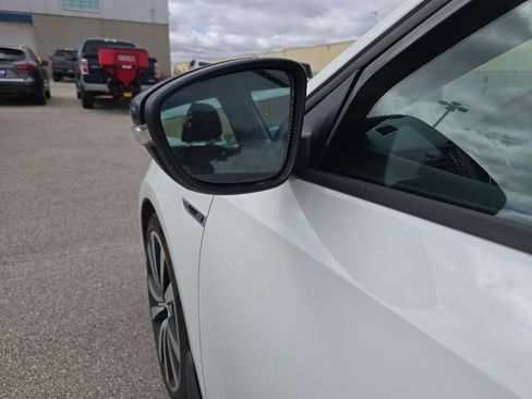 Used 2018 Volkswagen Passat 3.6 FWD image 5