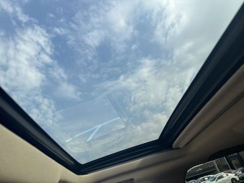 Used 2016 Cadillac Escalade Luxury image 14