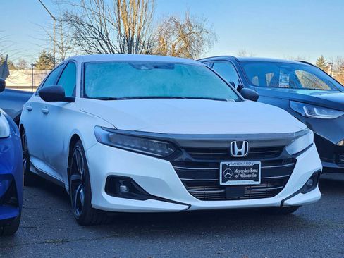 Used 2022 Honda Accord Sport image 2