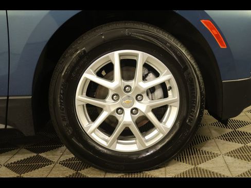 Used 2024 Chevrolet Equinox LS w/ LS Convenience Package image 6