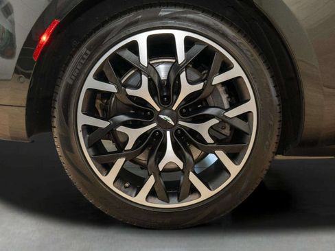 Used 2024 Aston Martin DBX AWD/4WD image 56