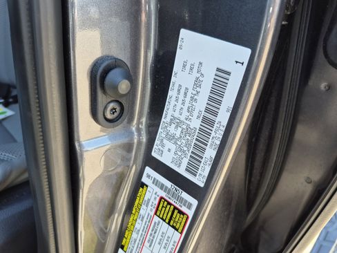 Used 2025 Toyota Tundra Limited image 25